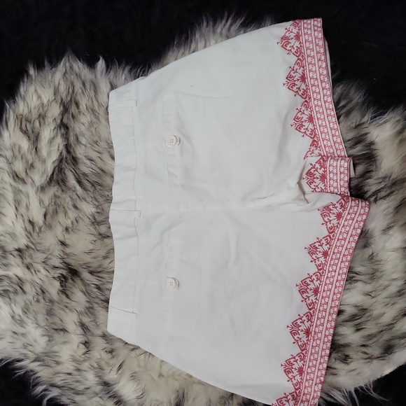 WOMENS ARTISAN NY SHORTS WHITE WITH RED EMBROIDERED DETAILS SIZE 4 - Picture 4 of 6